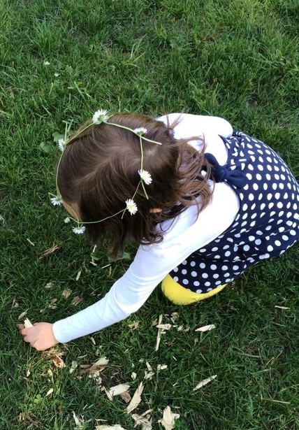 Shannon's picture of Megan - 2015 - daisys in hair